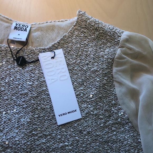 vero moda sequins, sheer and keyhole back zipper - Picture 4 of 10